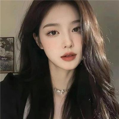 随盲柳入眠的女人